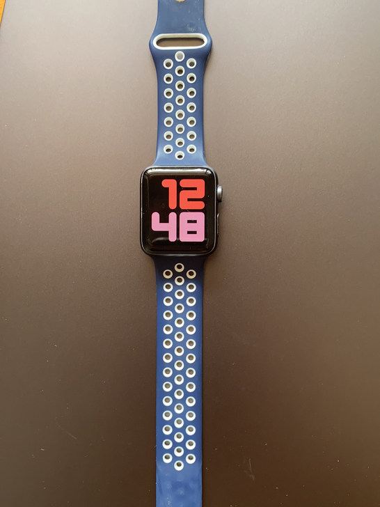 iwatch2代42mm外观9成新，官方正...