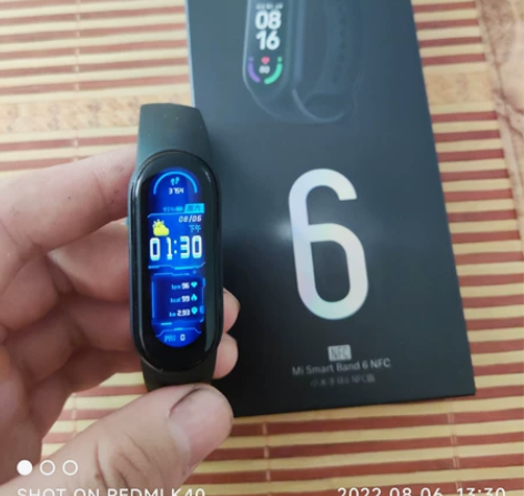 小米手环6NFC,屏幕细微划痕,保修期还没...