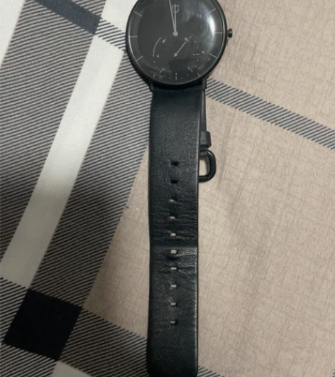 八成新,米家石英表,盒子找不到了,纯皮表带...