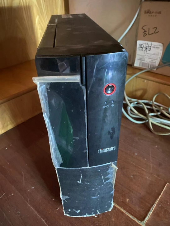 联想电脑主机E73S，价格720元，戴尔显...