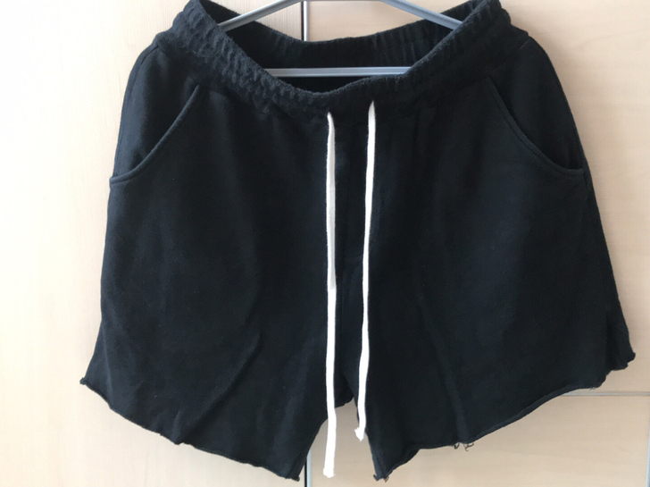 飘带短裤，裤子边自己动手剪过。美式偏短，男...