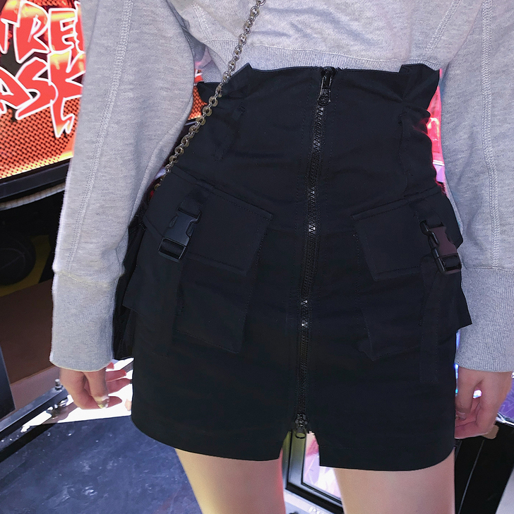 楠楠私服 硬核耍酷の工装风~穿出未来女战士...