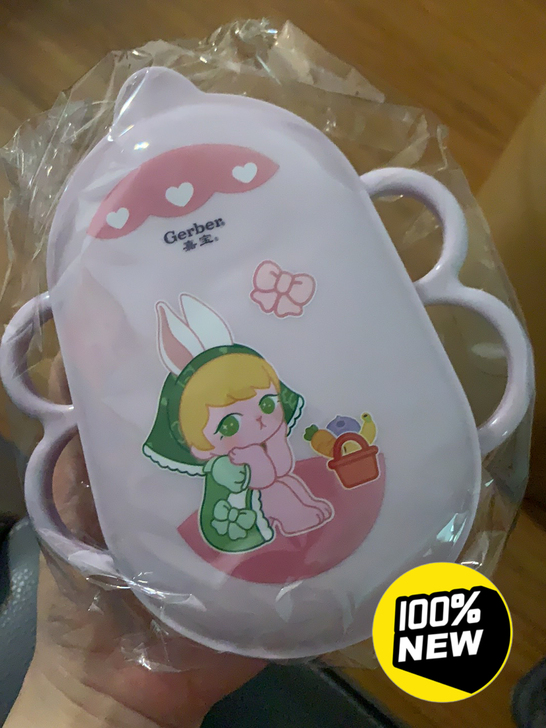 泡泡玛特联名餐盒，含勺子一把携带方便