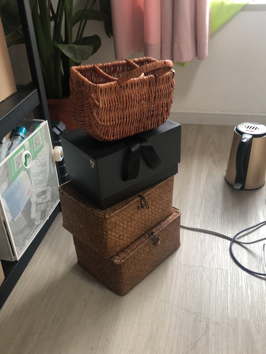 2个藤编收纳篮子，一个藤编花篮，一个花盒