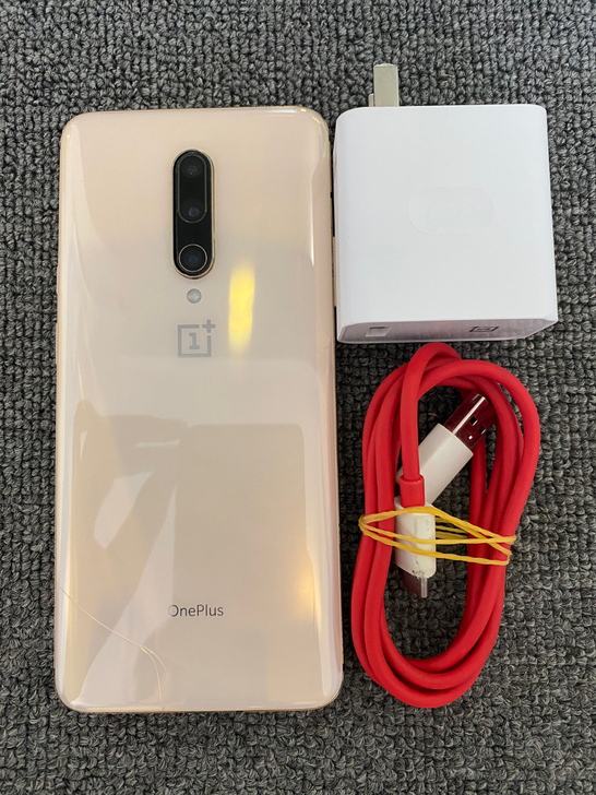 一加7pro 8+256g 后盖碎 边框有...