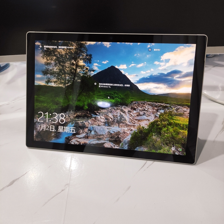 微软 Surface Pro（第五代）二合...