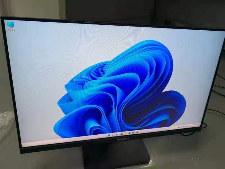 创维24寸窄边框显示器