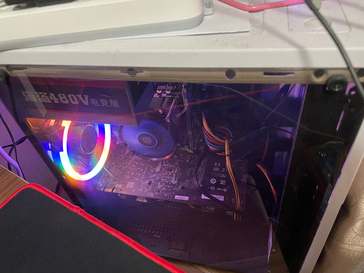 出售个人台式机，可吃鸡lol高配不卡不热，...