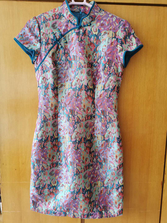 全是高端品牌衣服 商场购入 穿不下了闲置出售