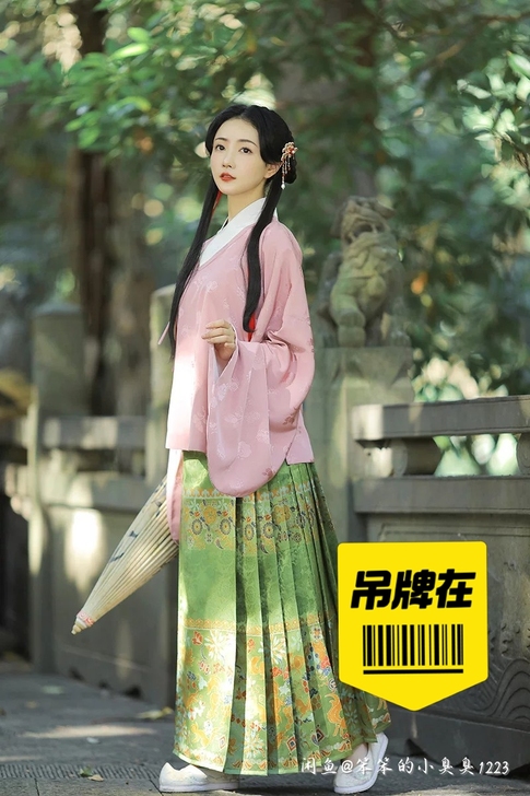 可出可换，兰若庭如意丁香紫上衣l码全新带吊牌
