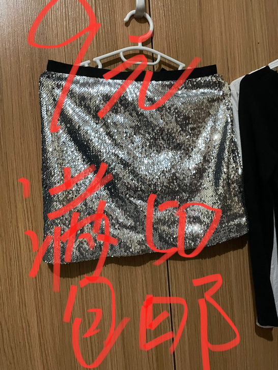 亮片短裙