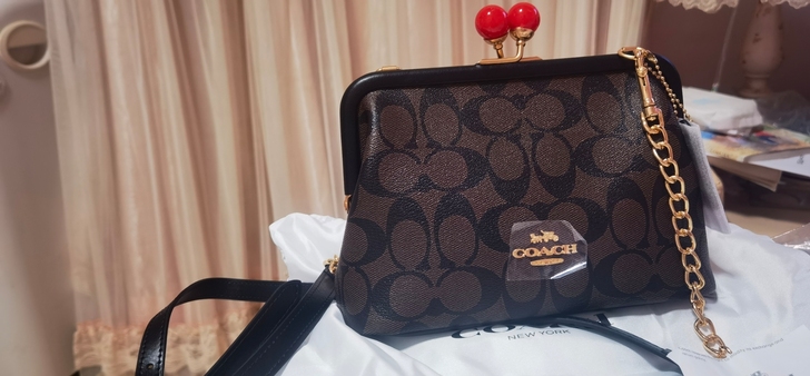 小仙女们,全新锁吻包,喜欢的联系我