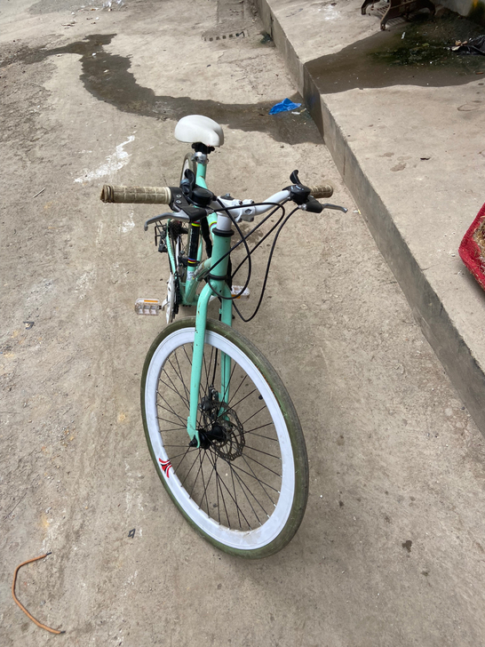 小孩读高中住校了,闲置自行车一辆,性能很好...