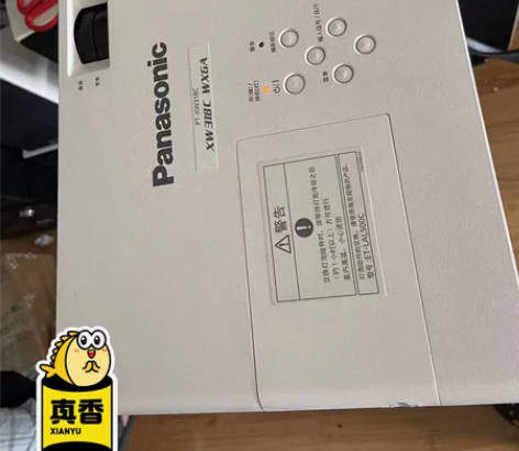 因个人改行 出一台投影仪几乎全新 松...
