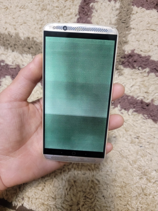 中兴A2017手机128G，开机，屏坏