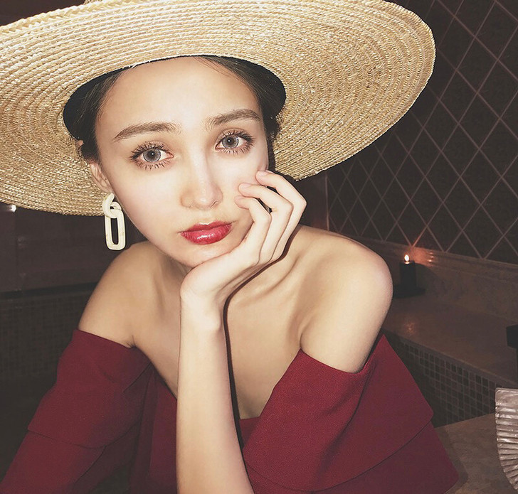 milktina定制2018秋款露肩荷叶边...