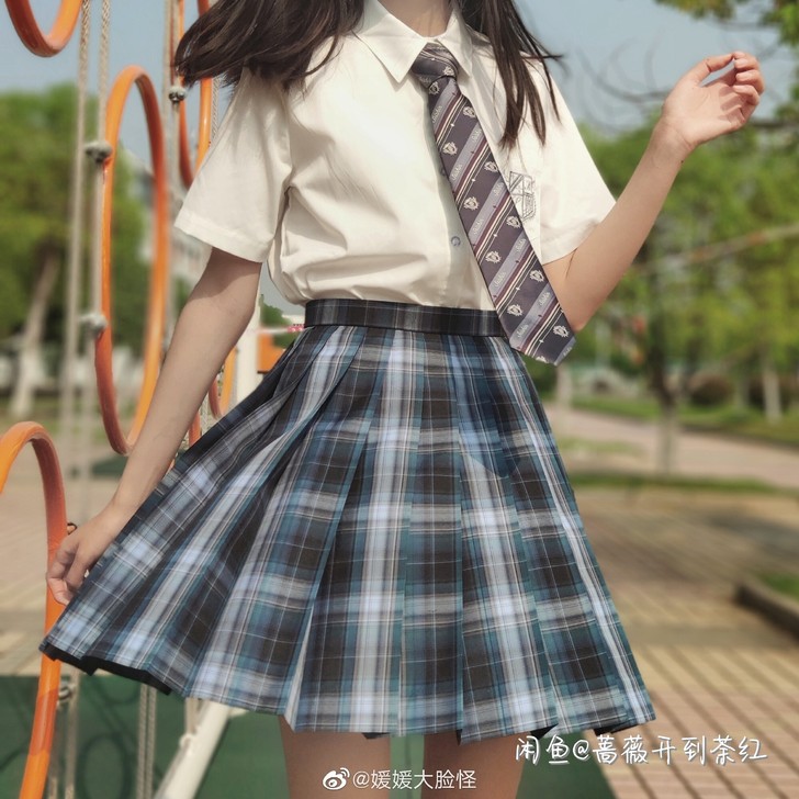 小刀出全新带吊定有双层领结