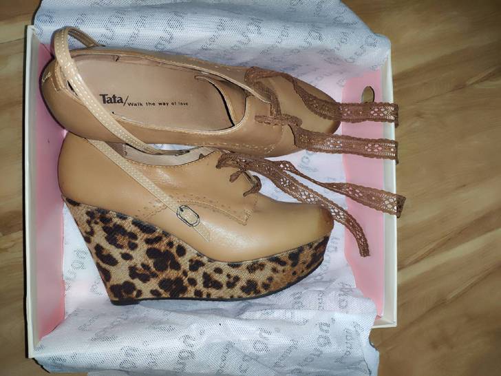 【全新】Tata坡跟文艺淑女真皮鞋子(包邮)