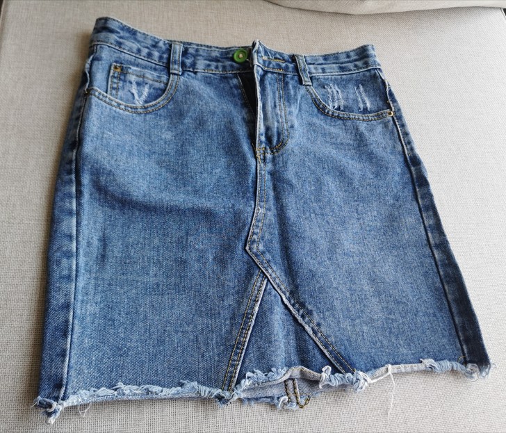 牛仔短裙,长度40cm新旧程度 :九成新,...