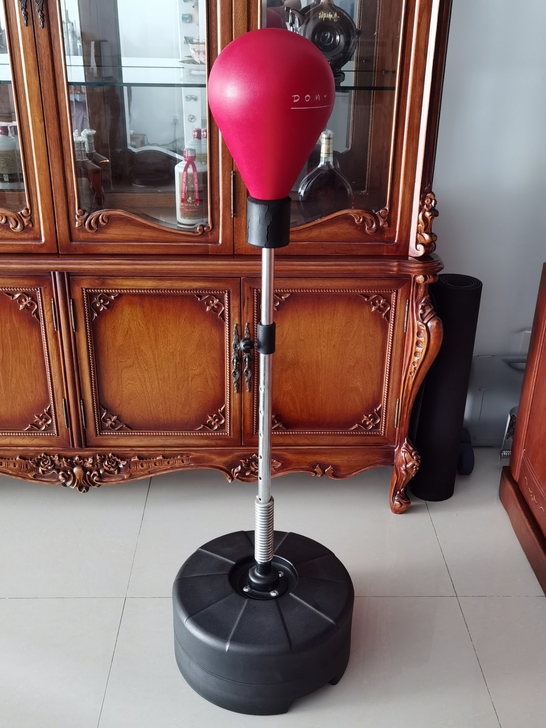 低价出售拳击训练器,上下可调节,适合成人及...