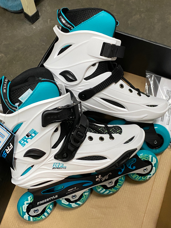 滑轮鞋小刀售出：