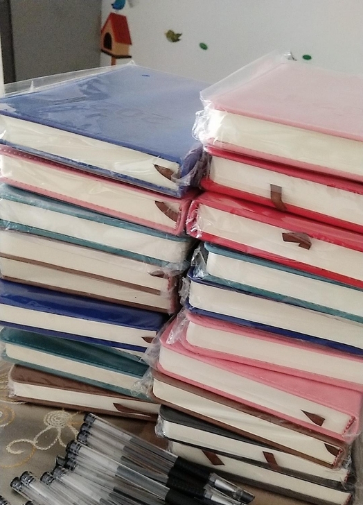 笔记本4.98元本子超厚大学生a5皮面商务...