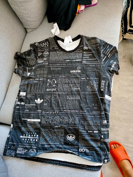 阿迪达斯三叶草，穿的不多，二手东西售出不退...