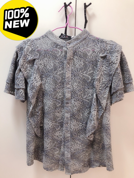 全新的小衫，特别好看，夏天衣服太多闲置，8...