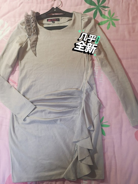 enid洋装/连衣裙/晚礼服，M码，很显瘦...