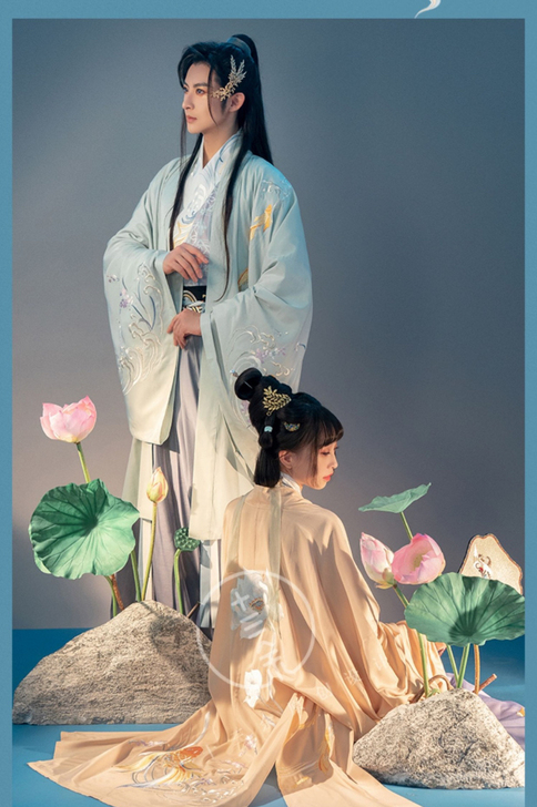 【十三余 小豆蔻儿】[清荷锦鲤]刺绣直领衫...