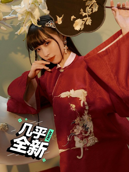 伴娘服 十三余小豆蔻儿绣花立领斜襟长衫百迭...