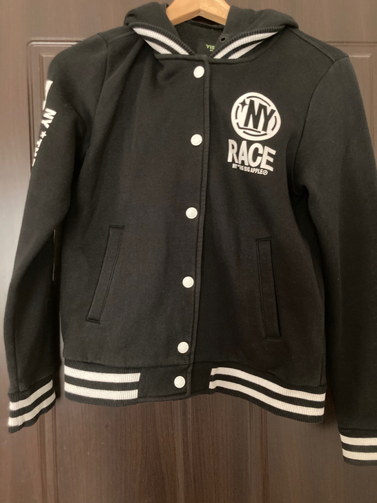 森马黑色棒球服外套，帽子可拆卸，九新，包邮