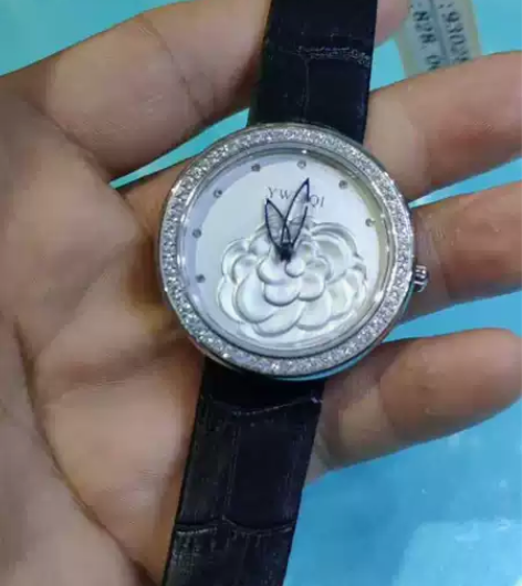 山茶花时尚女式手表,全新正品雅威琦手表,手...