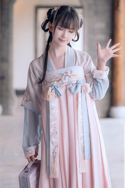 改良汉服对襟齐胸襦裙