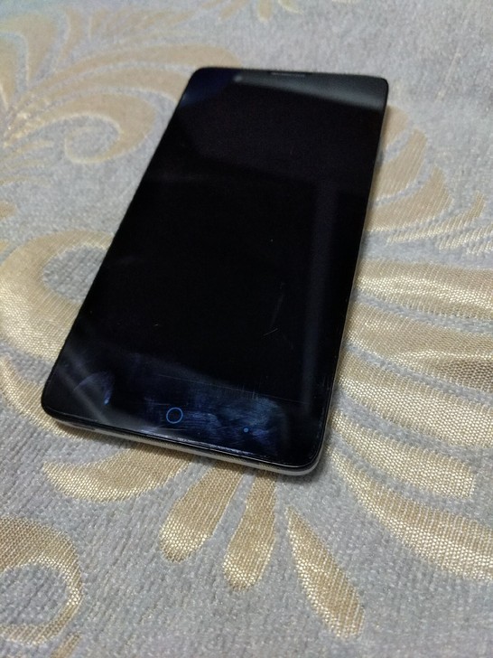 中兴N9180手机，电信定制版的，之前柜台...