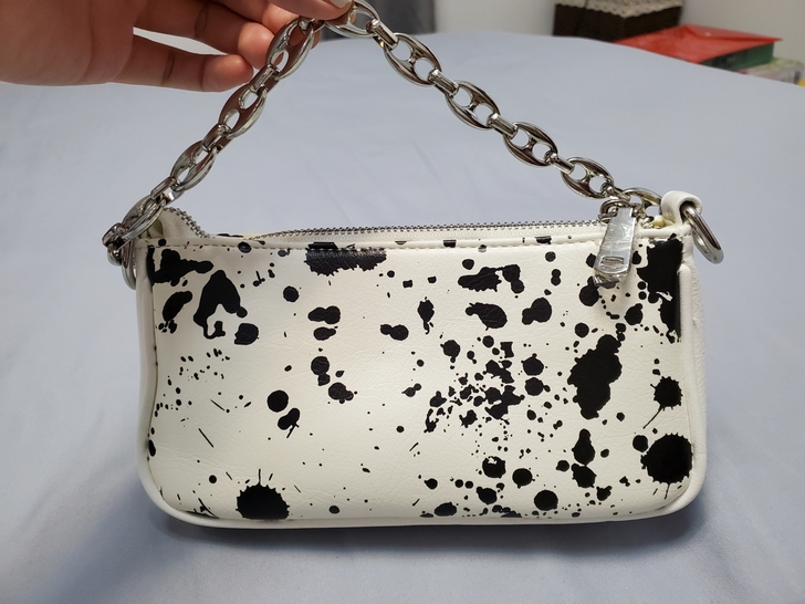 包包太多了，实体店买的包包，全新没背过