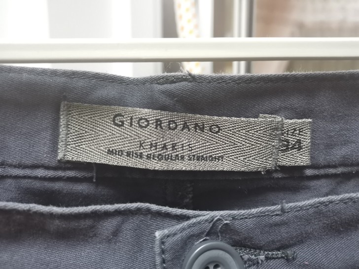 男裤佐丹奴几乎全新