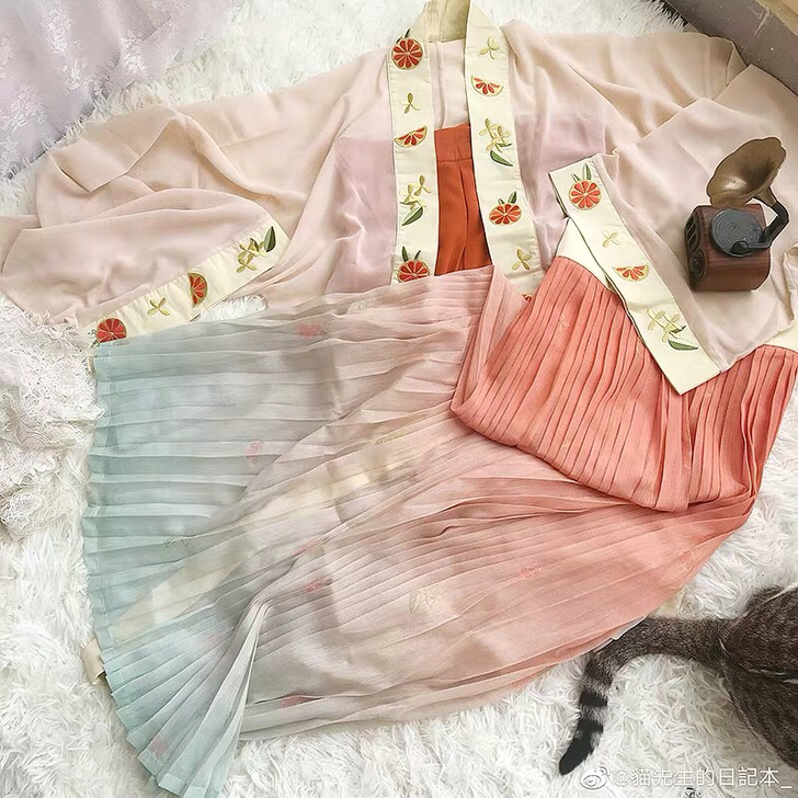 忆朝歌 蜜柚之夏 渐变百迭裙