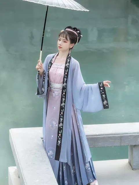 赭颜汉服 萤火之夏 原创传统宋制汉服女百迭...