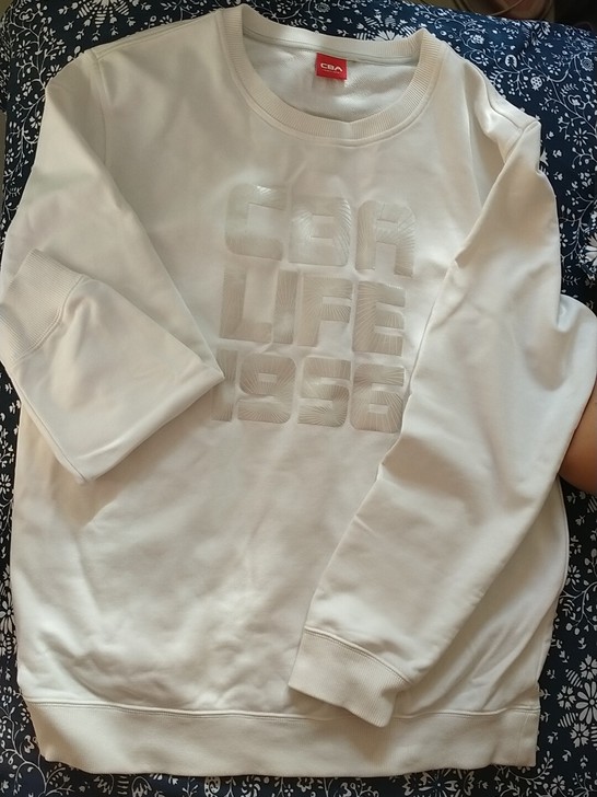 国内外CBA白色卫衣,简洁大方休闲,穿过一...