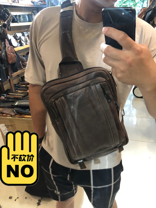 头层牛皮男款胸包斜背包复古休闲 全新头层牛...