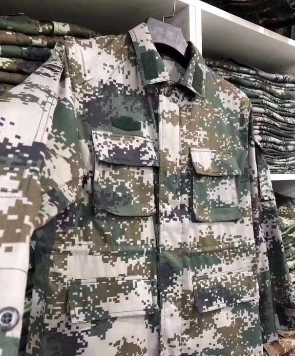 二手迷彩服，尺码齐全，保证正品。