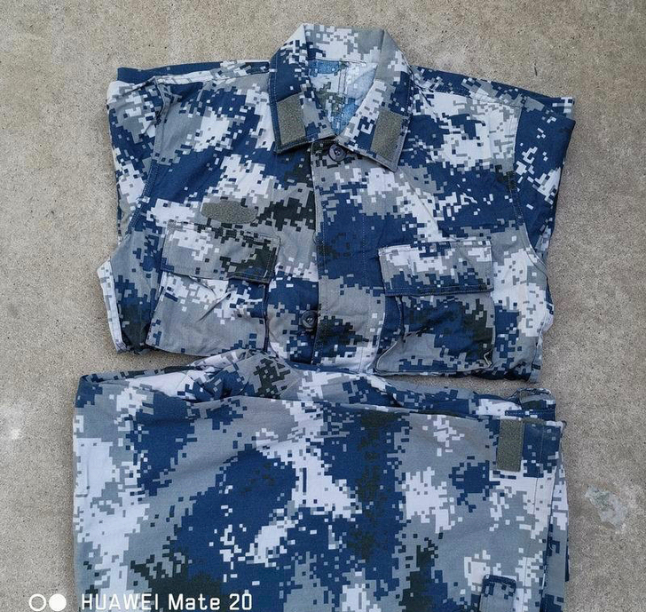 迷彩服  工作服不二之选  89新，包邮二...