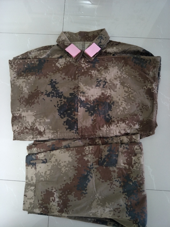二手迷彩服！结实耐磨保证正品。