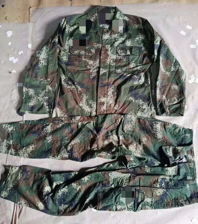 迷彩套装。二手劳动服结实抗造！