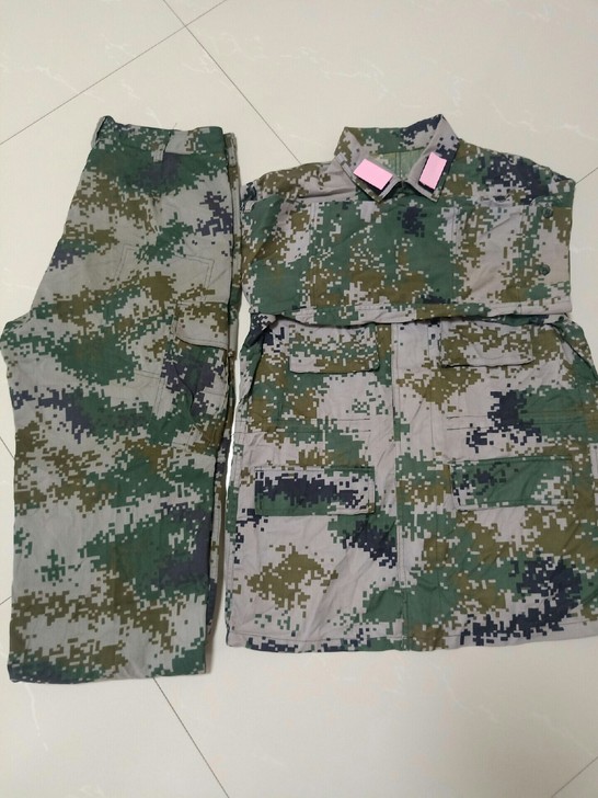 二手迷彩服。工作服结实耐磨！