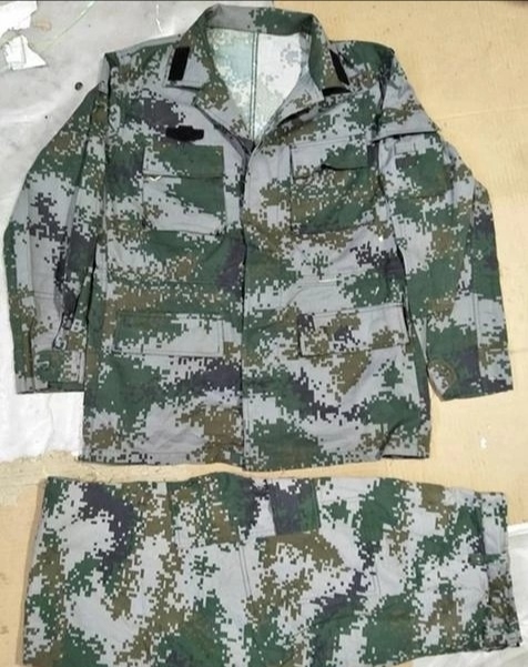 二手迷彩服，套装工作服耐穿耐磨