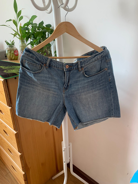 女裤10一件，尺码在图片里有，20以上包邮...