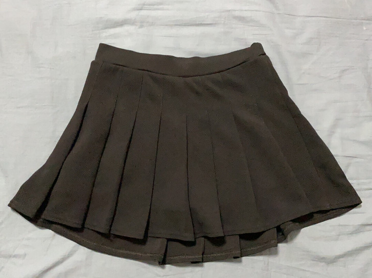 半身百褶裙。