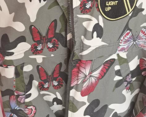 迷彩服，100左右入的，为一场排练穿过几次...